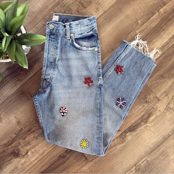 Zara cropped skinny button fly jeans with bead embroidered flowers Size 2 - Picture 2 of 11
